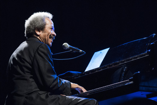 Allen Toussaint am Klavier