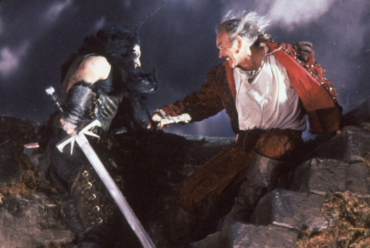 Kurgan (li., Clancy Brown) im Kampf gegen Ramirez (Sean Connery)