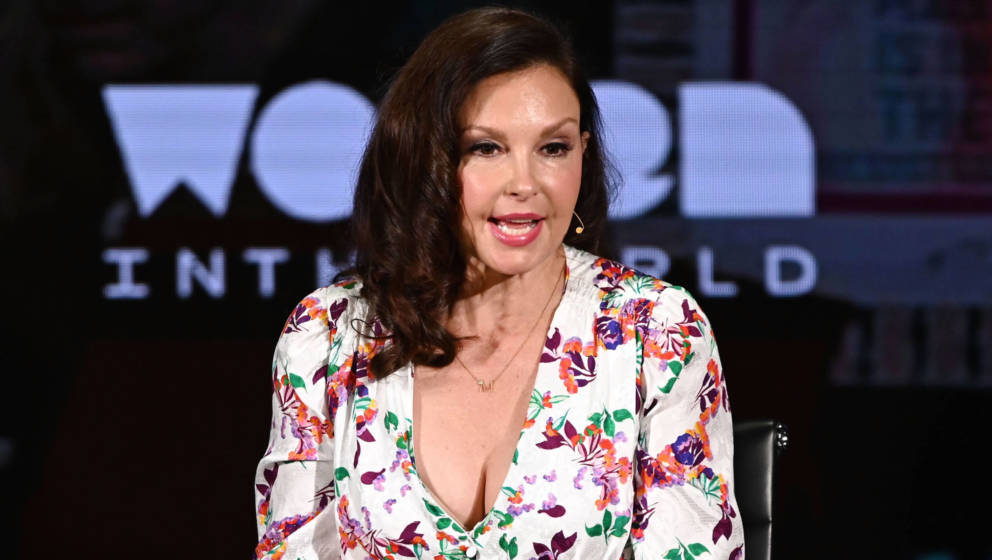 Opening Up Hollywood Actress Ashley Judd Is Revealing In Her New Book All That