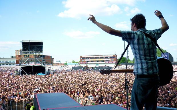 A Year In The Life Of The Frank Turner Touring Family