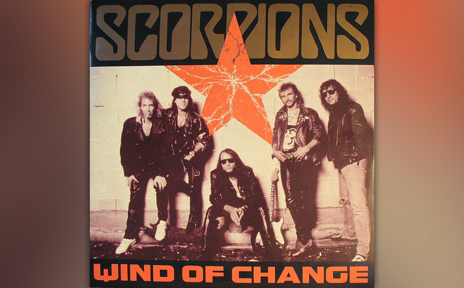 Klaus Meine hat sich und die Scorpions mit „Wind of Change“ ganz nach oben gepfiffen und verkaufte nebenbei 14 Millionen Singles.