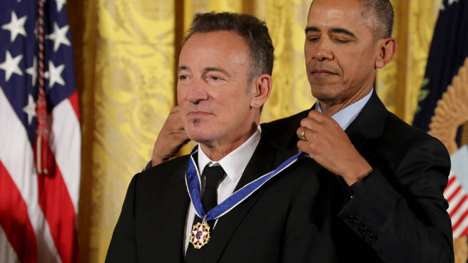 FOTOS GUAPAS Y ROCKERAS - Página 24 Springsteen-obama-gettyimages-625097266-656x369