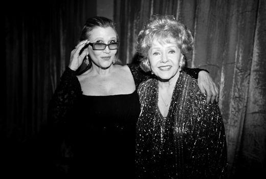 Carrie Fisher (L) und Debbie Reynolds: HBO hat den Trailer von „Bright Lights: Starring Carrie Fisher and Debbie Reynolds“ veröffentlicht.