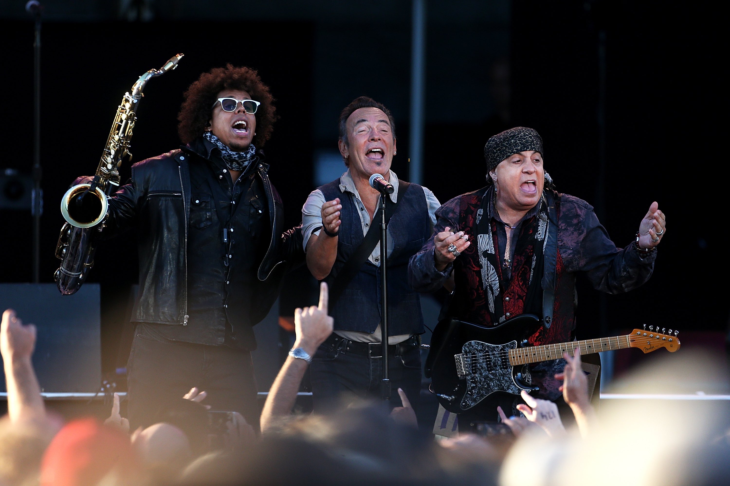 Jake Clemons (L) Bruce Springteen und Steven Van Zandt