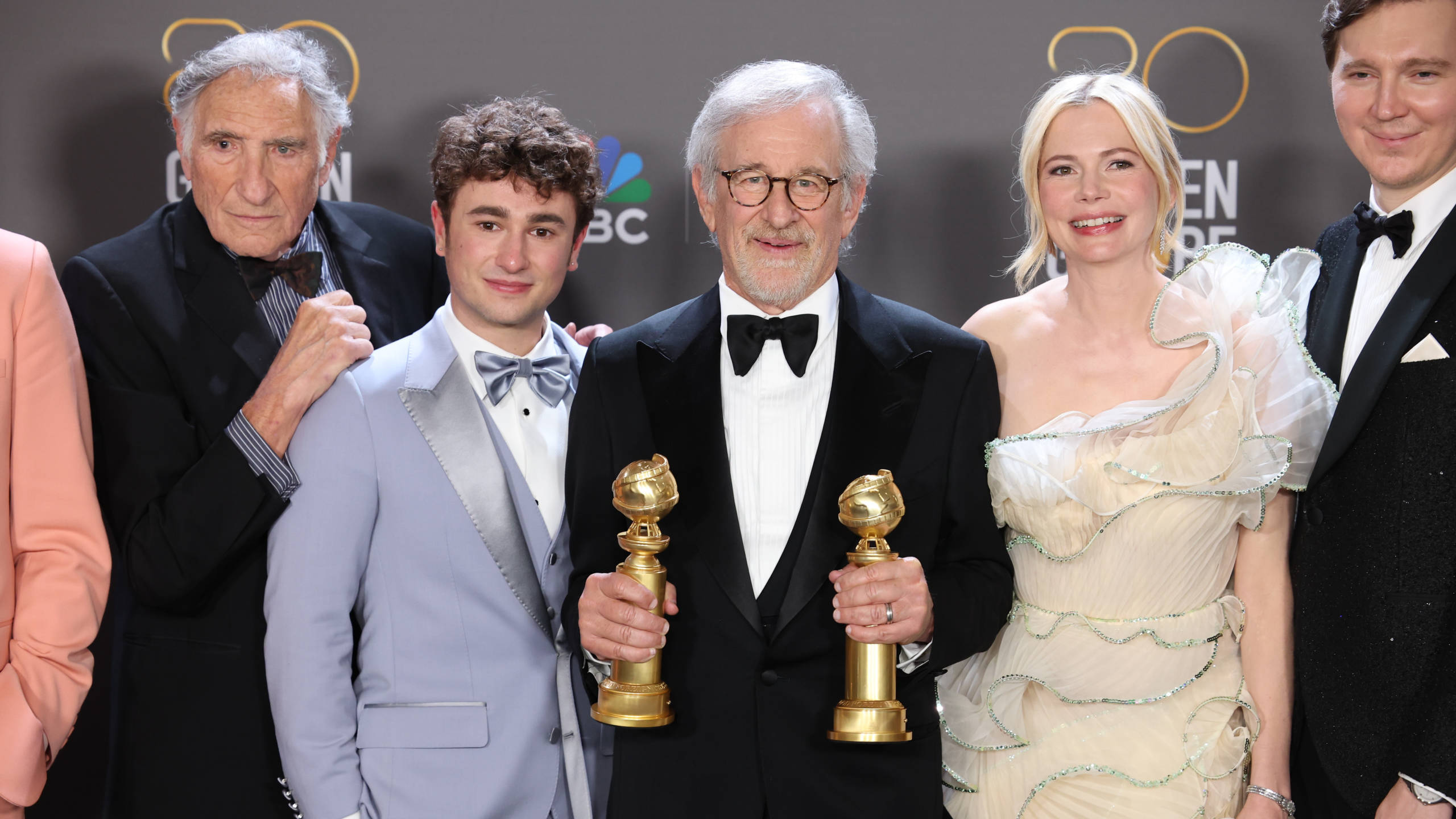 Steven Spielberg und der Cast von „The Fabelmans“.