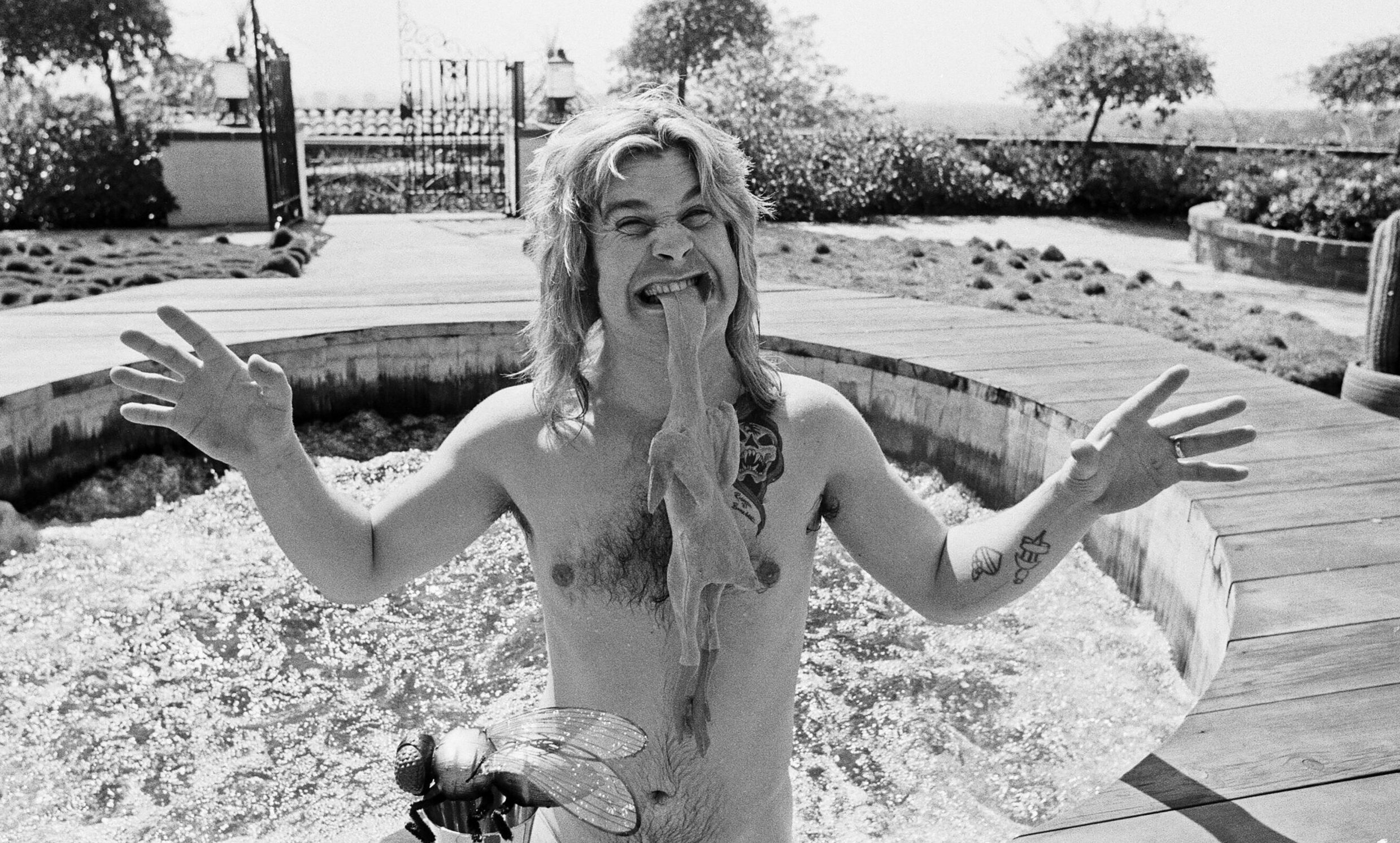 Ozzy Osbourne im Pool, 1982