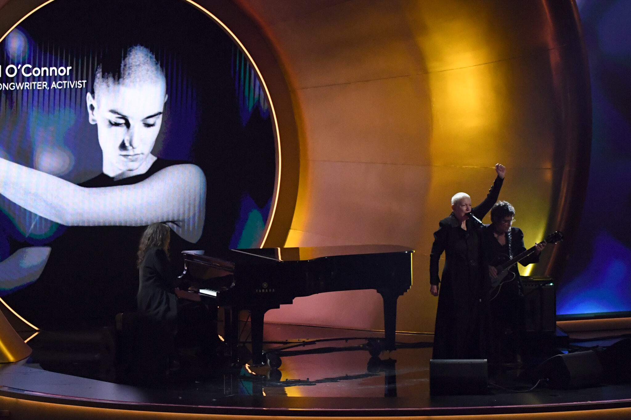 Grammys 2024 Annie Lennox sang „Nothing Compares 2 U“ — Musik Rolling