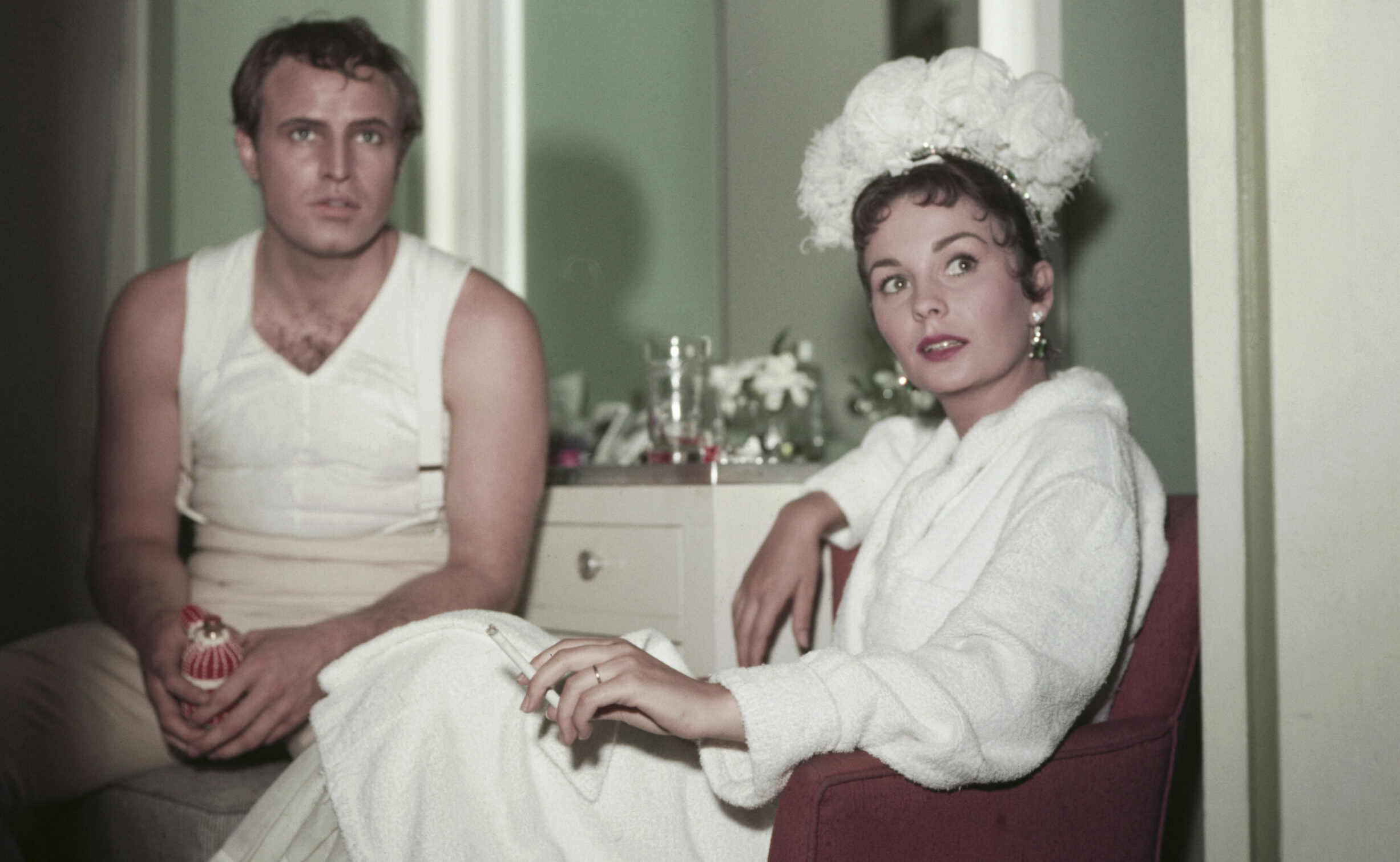 Marlon Brando mit Jean Simmons am Set von "Désirée"