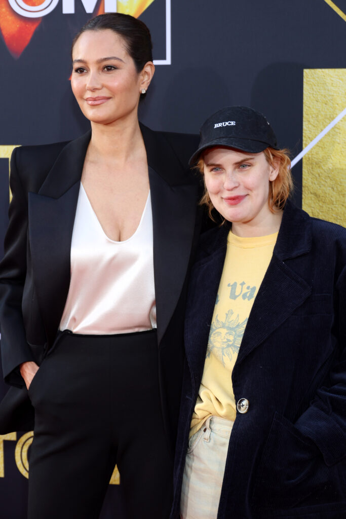 Heming Willis (l) und Tallulah Willis (r) bei der Gala.