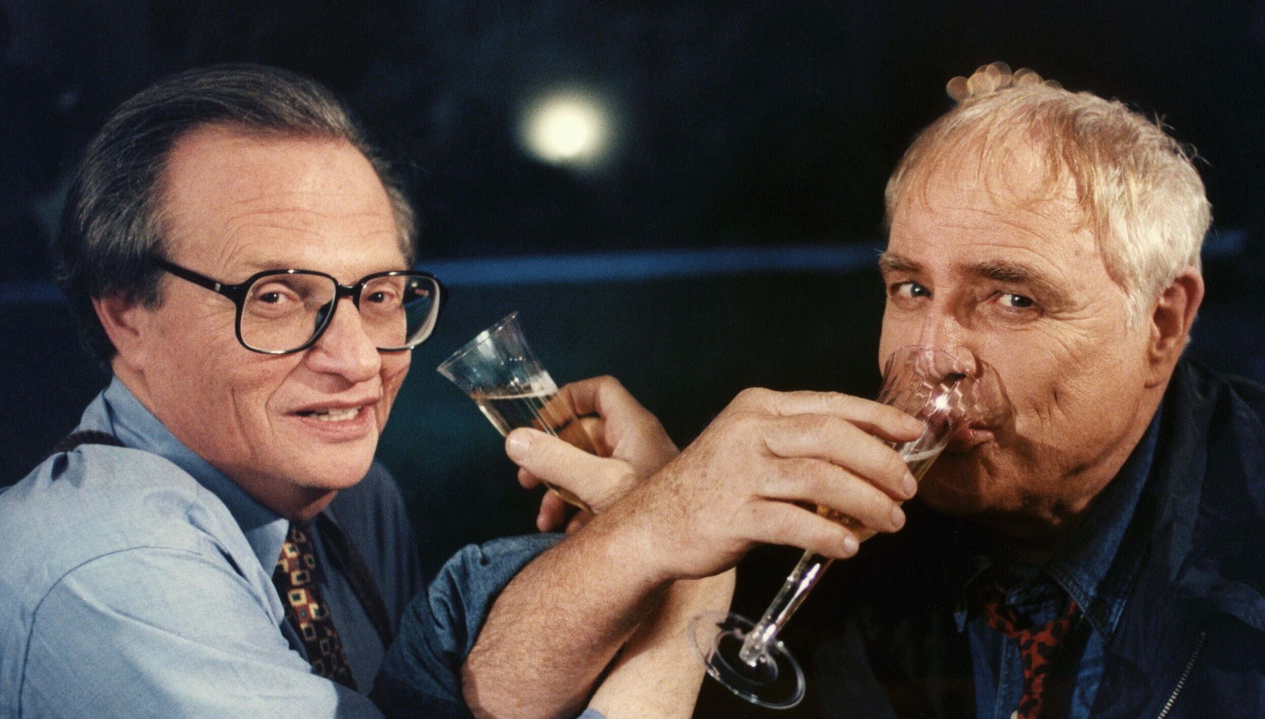 Marlon Brando mit Talkshow-Berühmtheit Larry King