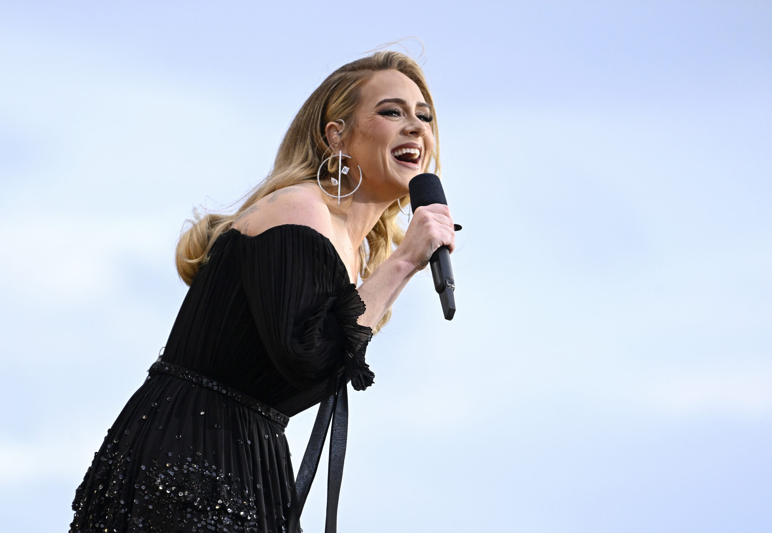 Adele: 340 Euro für drei LPs, Fotobuch, und, echt jetzt, Konfetti