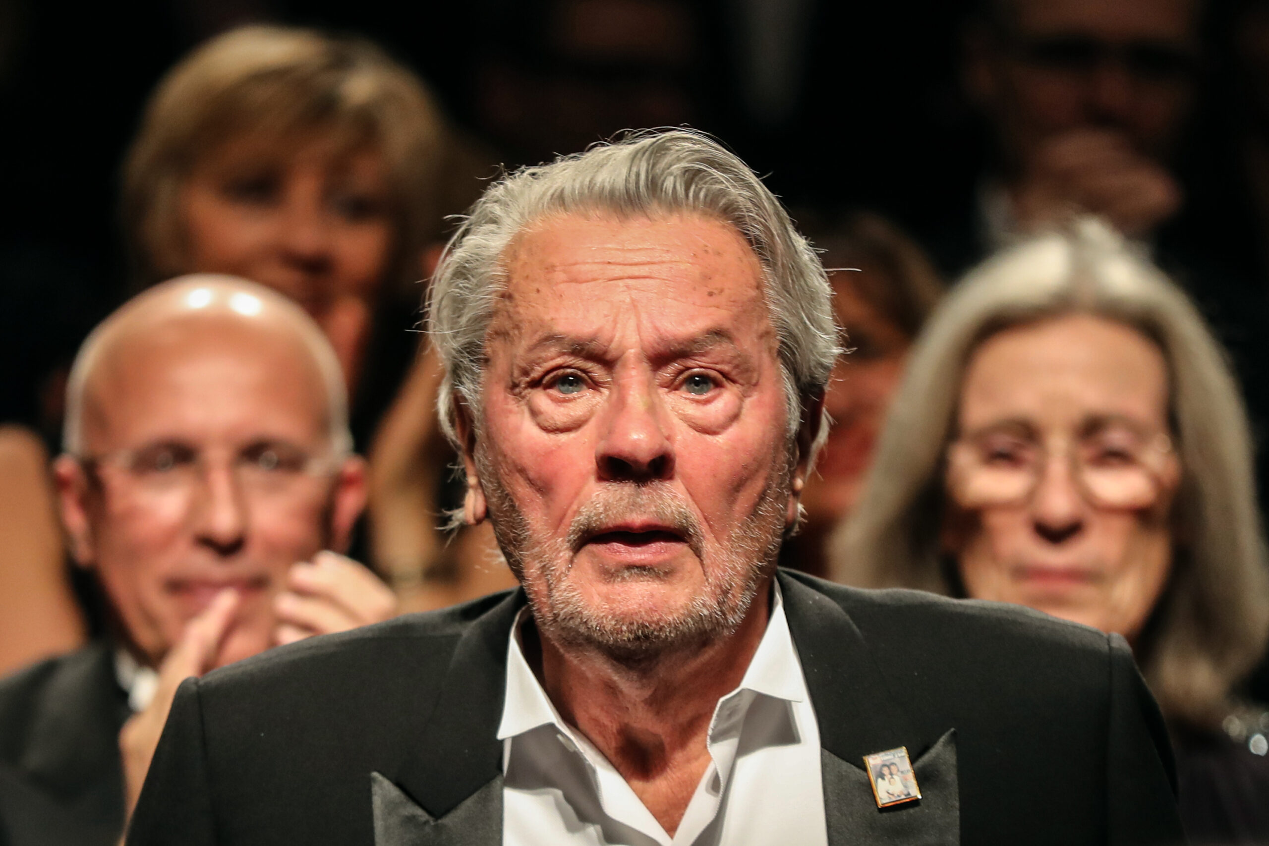 Der französische Schauspieler Alain Delon reagiert, als er bei der 72. Ausgabe der Filmfestspiele von Cannes