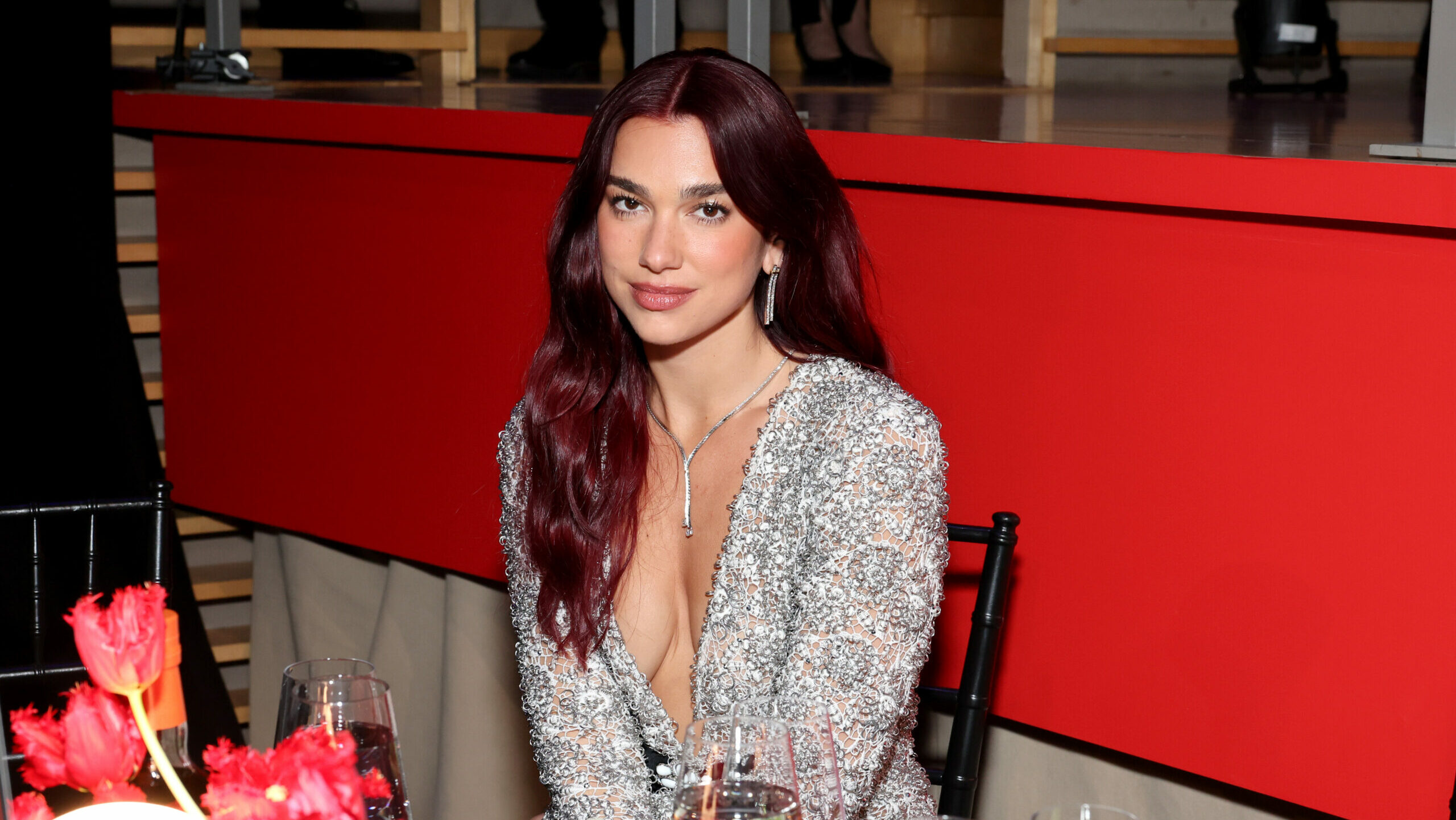 Dua Lipa besucht die TIME100 Gala 2024 im Jazz at Lincoln Center am 25. April 2024 in New York City