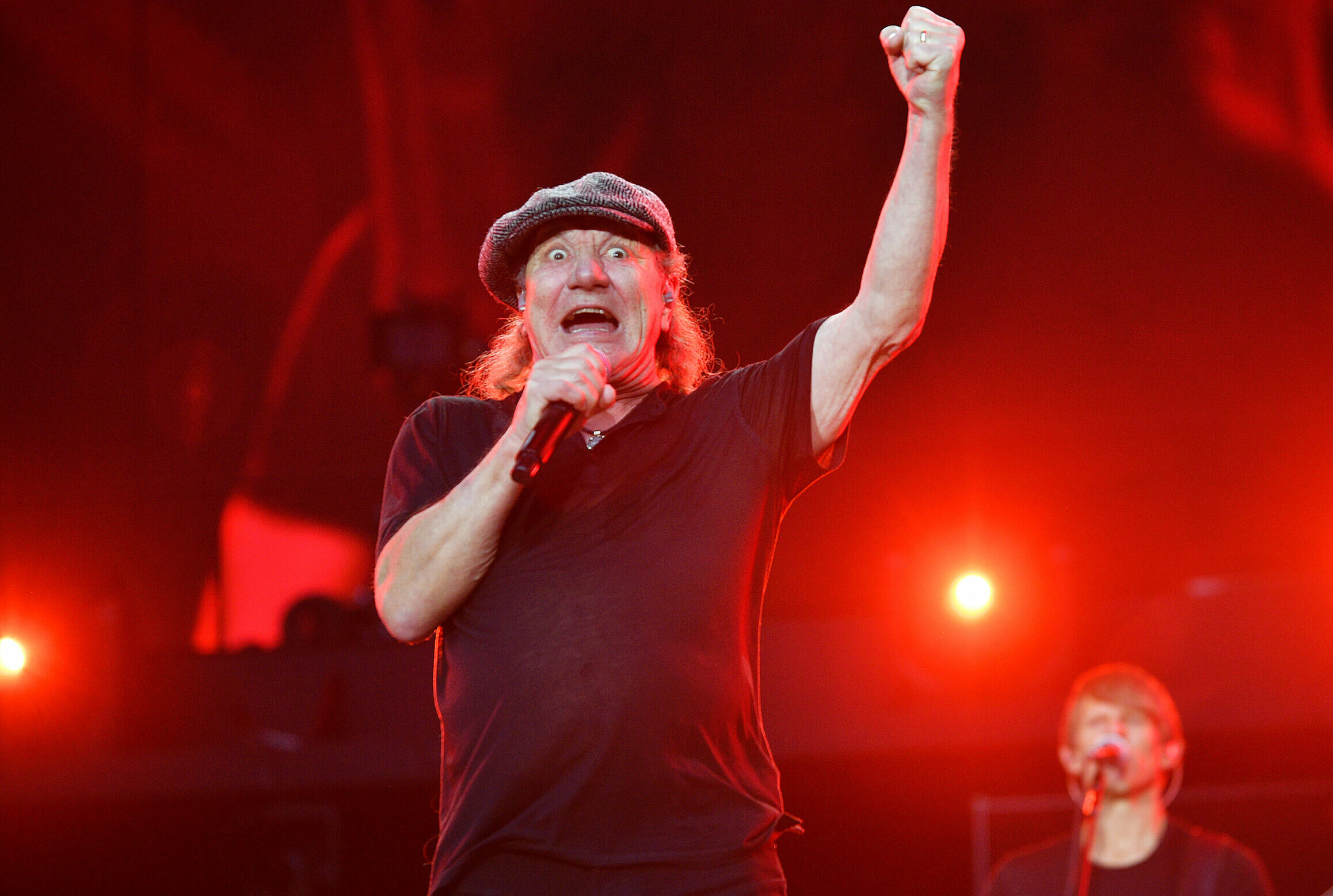 AC/DCs Frontmann Brian Johnson live im Wembley Stadion 2024