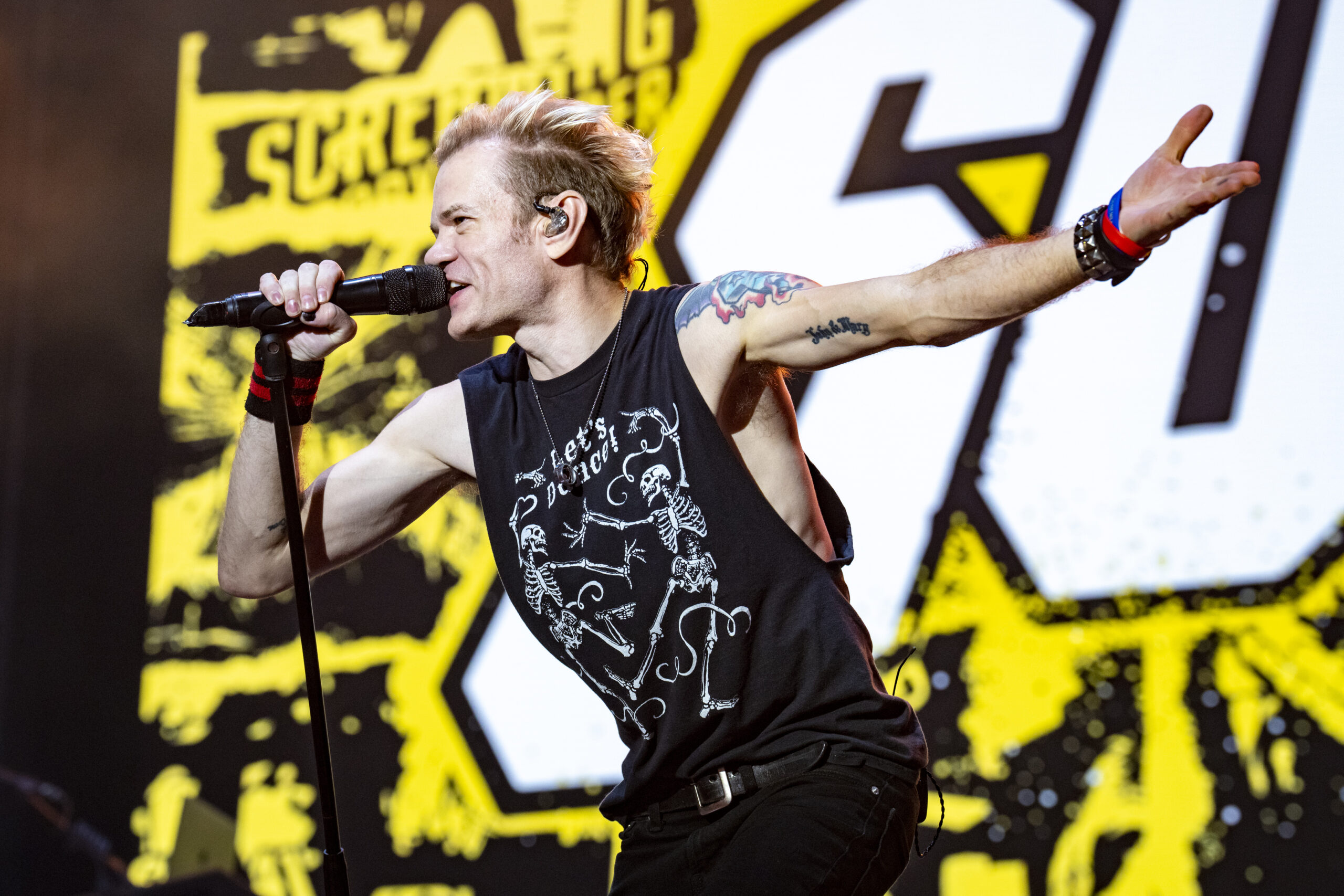 Deryck Whibley Sänger von Sum 41 beim „I-Days Festival“ 2024