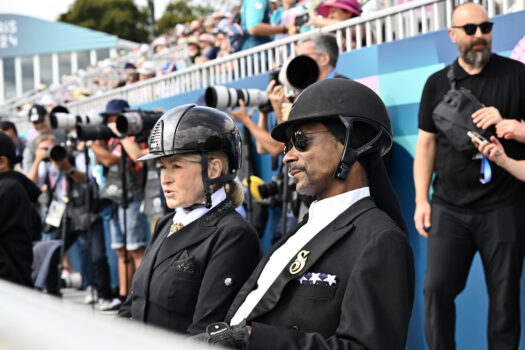 Snoop Dogg besucht den Dressur Team Grand Prix Special am achten Tag der Olympischen Spiele Paris 2024