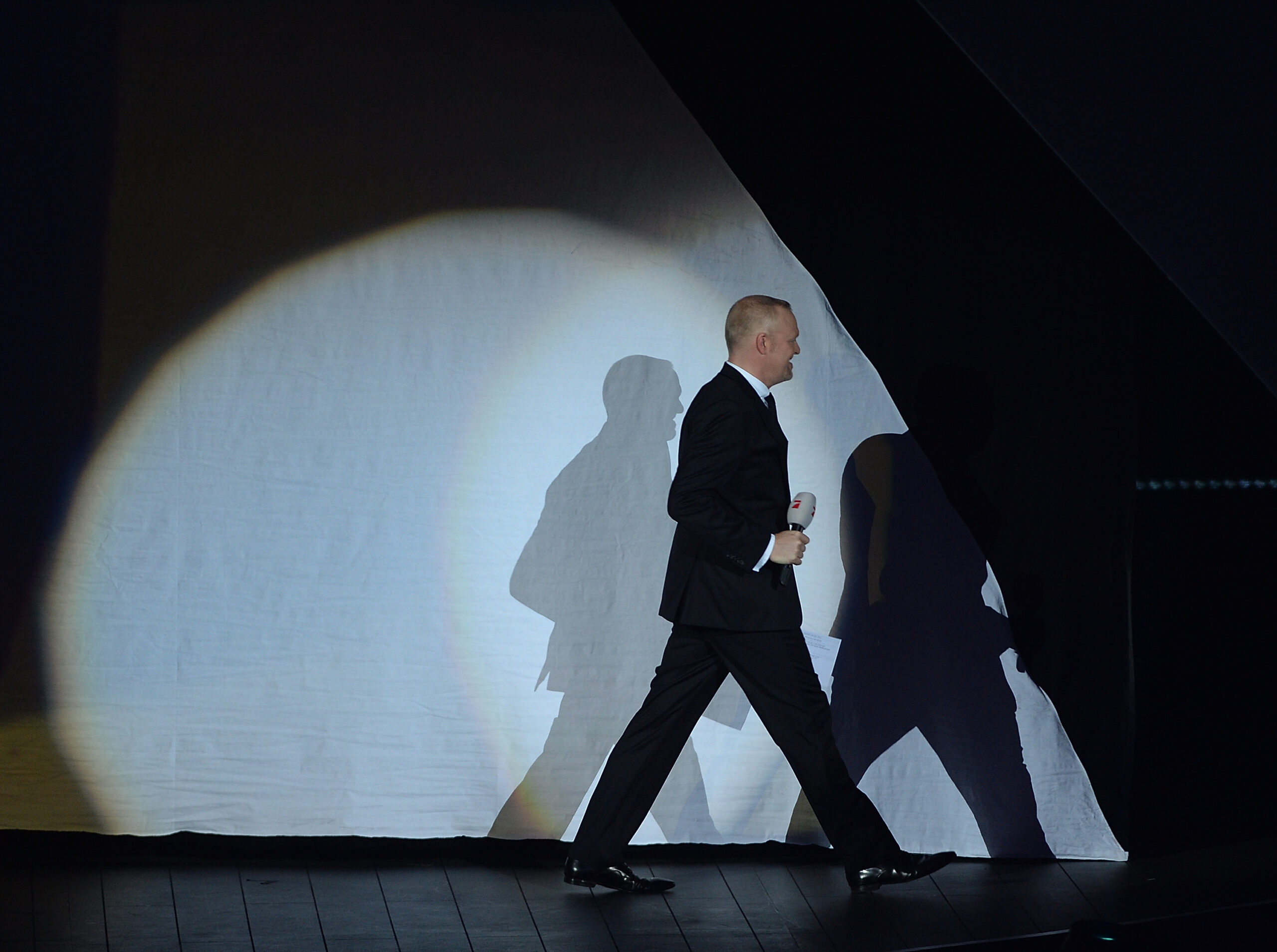 Entertainer Stefan Raab verlässt die Bühne beim Bundesvision Song Contest 2015, 29. August 2015, Bremen