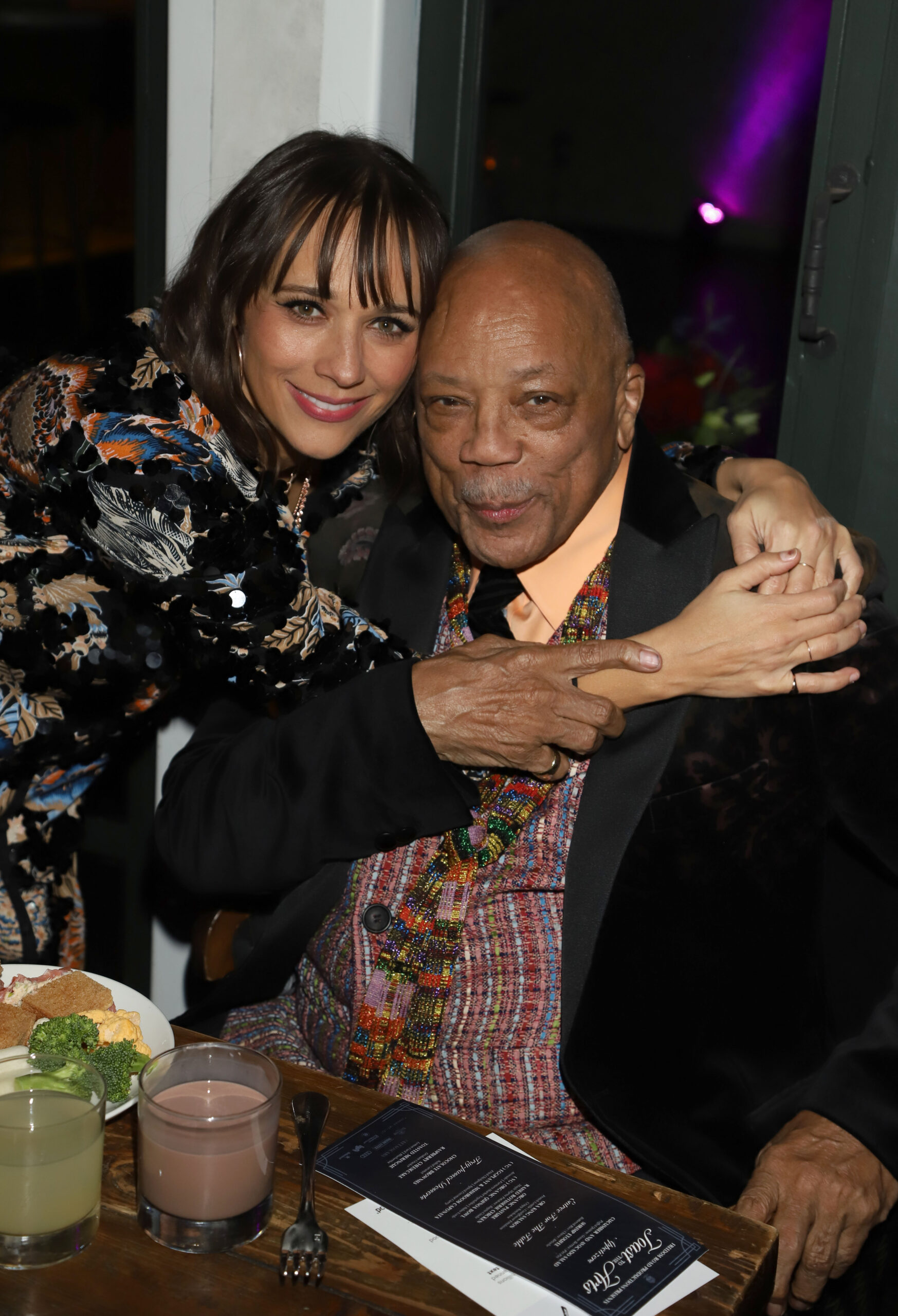 Schauspielerin Rashida Jones mit ihrem Vater 2019 in West Hollywood