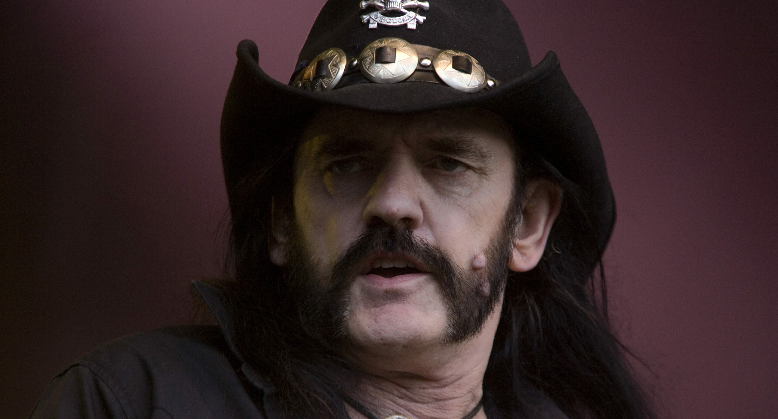 Lemmy Kilmister mit seinem typischen Hut