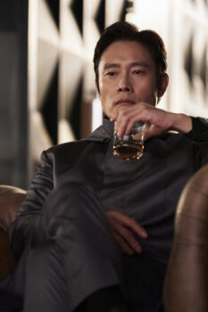 Lee Byung-hun als der Frontmann