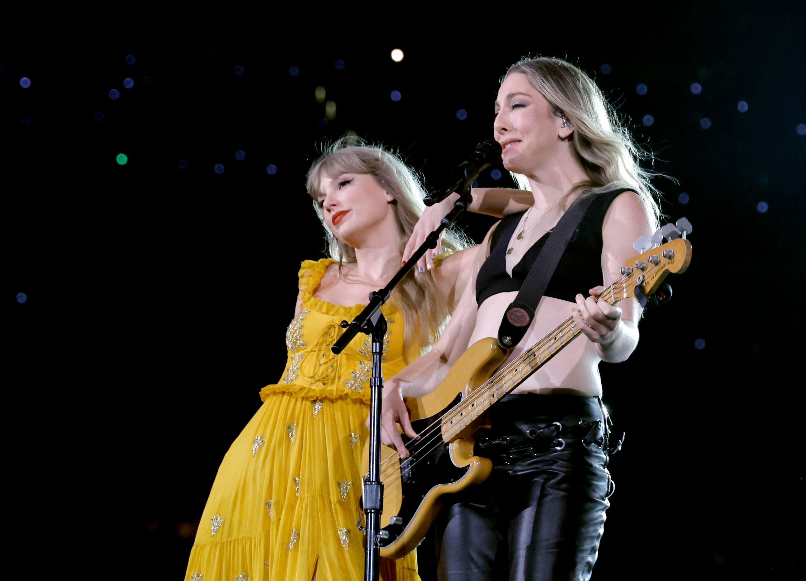 Taylor Swift and Este Haim